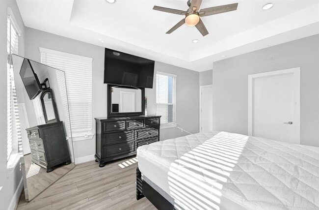 Building Photo - 4215 Hardy St