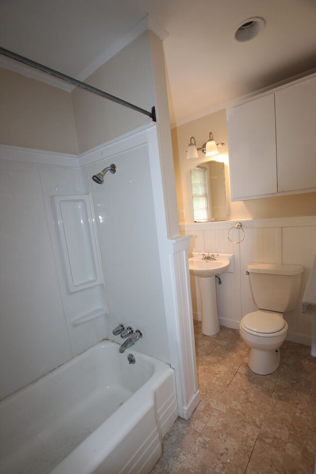 Building Photo - Coming Soon! Beautiful 4 Bedroom, 2 Bathro...
