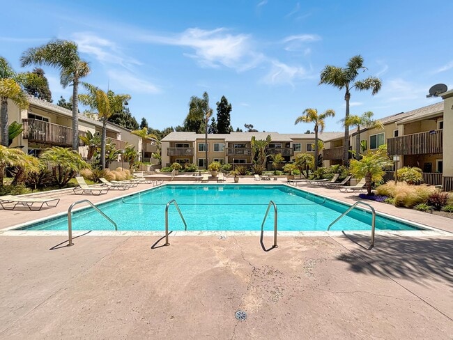 Building Photo - SD: Bright 2BD/2BA Ground-Floor Condo in La Jolla with Covered Patio, Pool & Reserved Parking