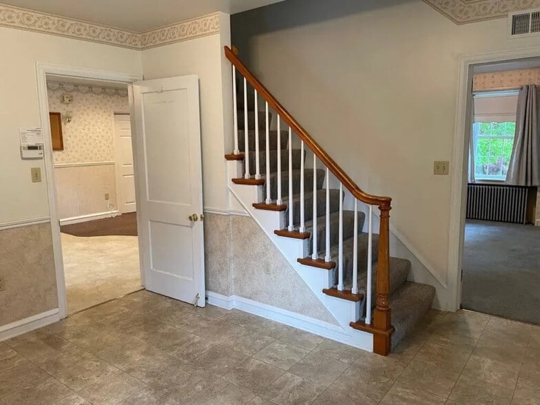 Building Photo - 3409 Division Hwy