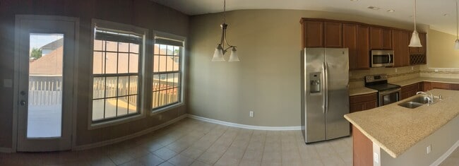 Building Photo - 1011 Blue Bonnet Ct