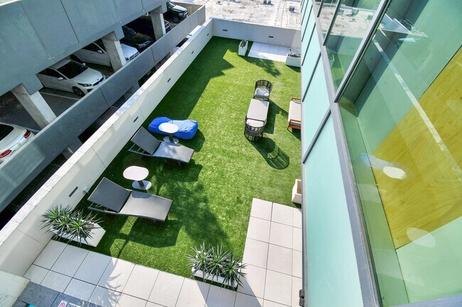 Building Photo - 1600 Post Oak Blvd