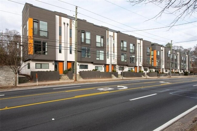 Building Photo - 37 Reynolds Square Ln