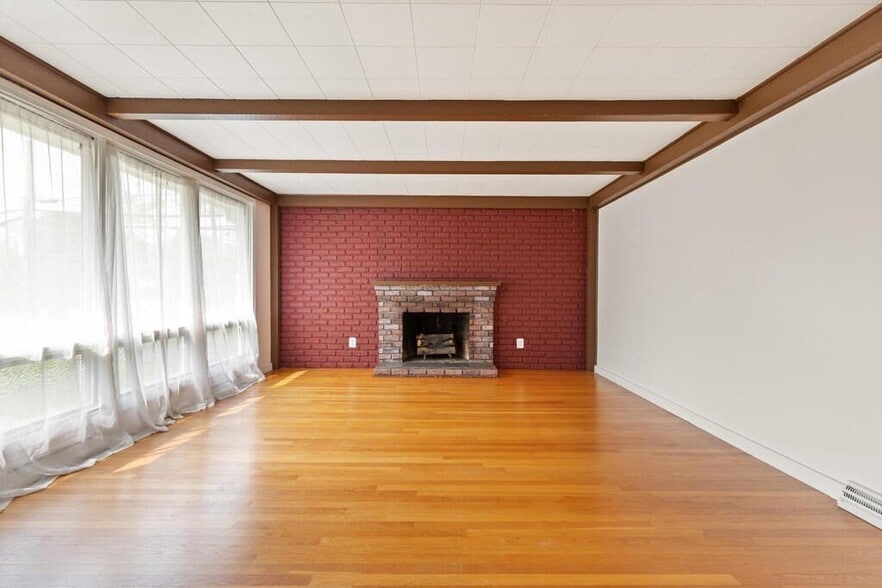 Building Photo - 16 Juniper St