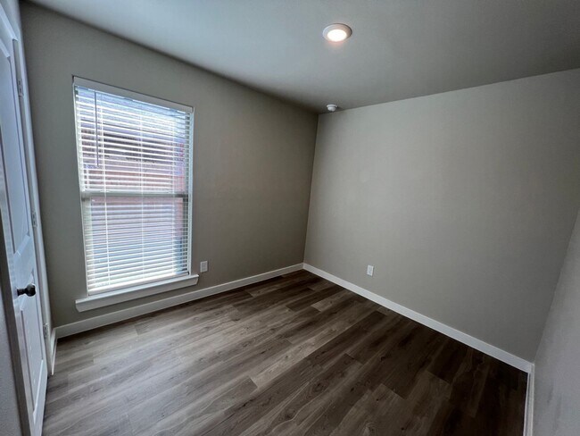 Building Photo - NEW 3 Bedroom In Harvest Development In Wo...