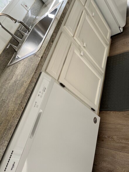 New dishwasher - 4056 Santa Rita St