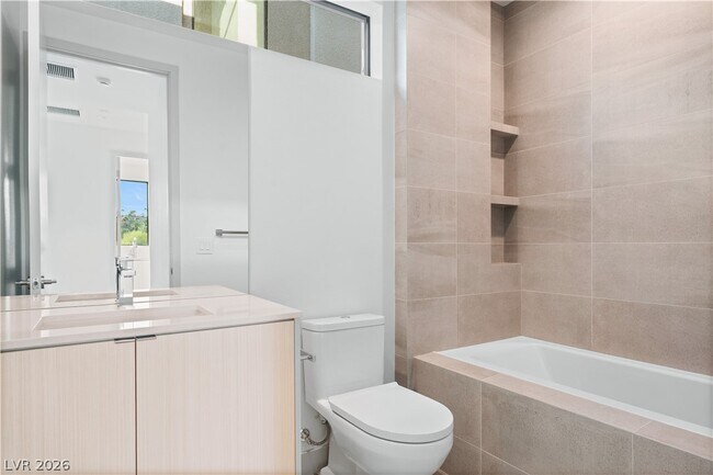 Building Photo - 66 Lakefront Dr