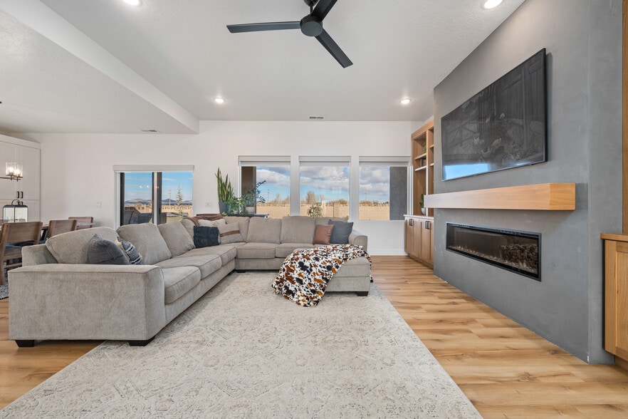 Building Photo - 4420 W 300 N