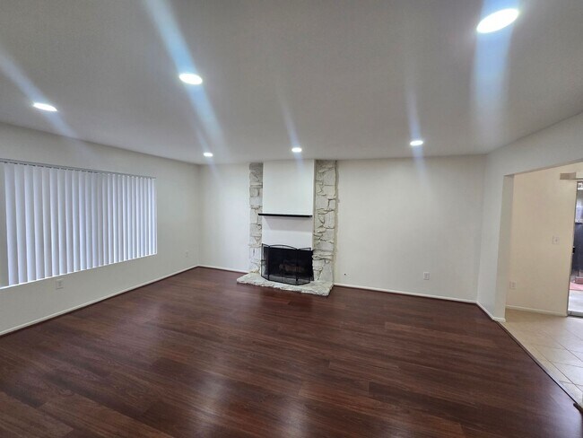 Building Photo - DELTON16572