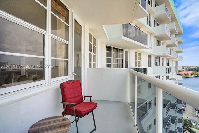 Building Photo - 3725 S Ocean Dr