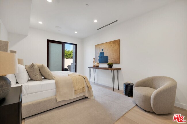 Building Photo - 3116 Elvido Dr