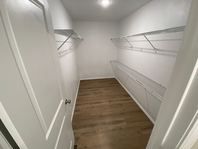 Building Photo - Brand New Home!!
