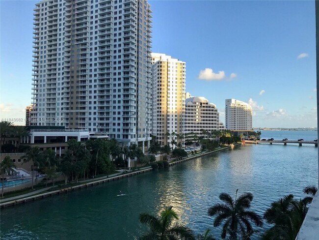 Building Photo - 465 Brickell Ave
