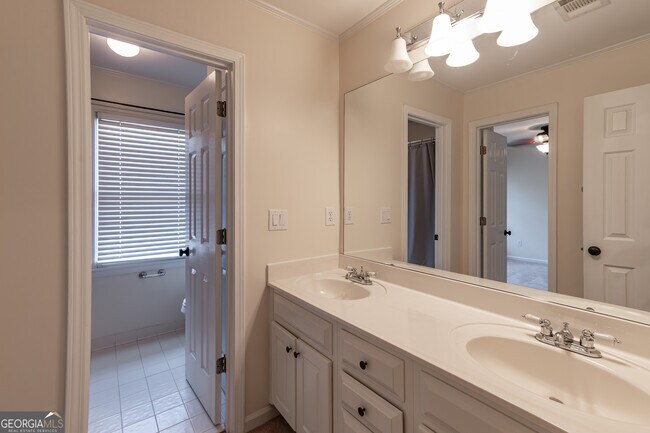 Building Photo - 651 Briarleigh Way