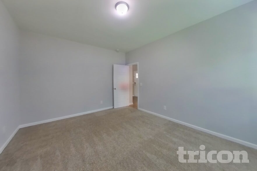 Building Photo - 729 W Coker Way