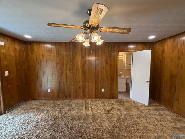 Building Photo - 900 Barclift St NW