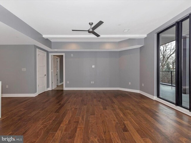 Building Photo - 210 E 2nd St