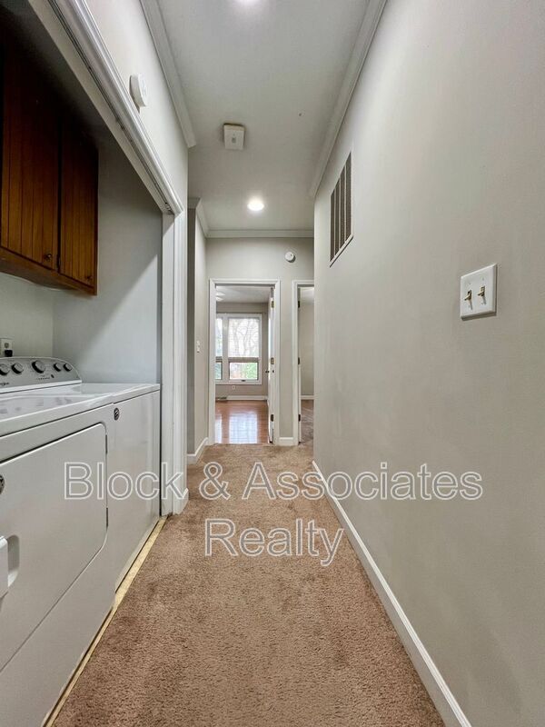 Building Photo - 207 Forest View Ct