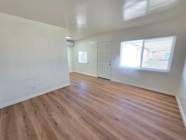 Building Photo - Charming 1-Bedroom, 1-Bathroom Detached Unit – Fully Remodeled!