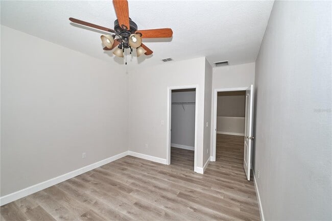 Building Photo - 13565 Fountainbleau Dr