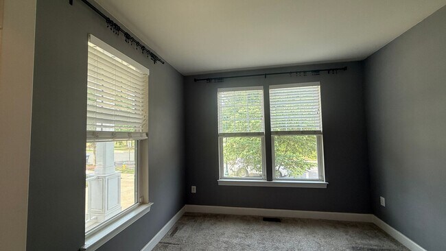 Building Photo - Craftsman-Style Home in Embrey Mill