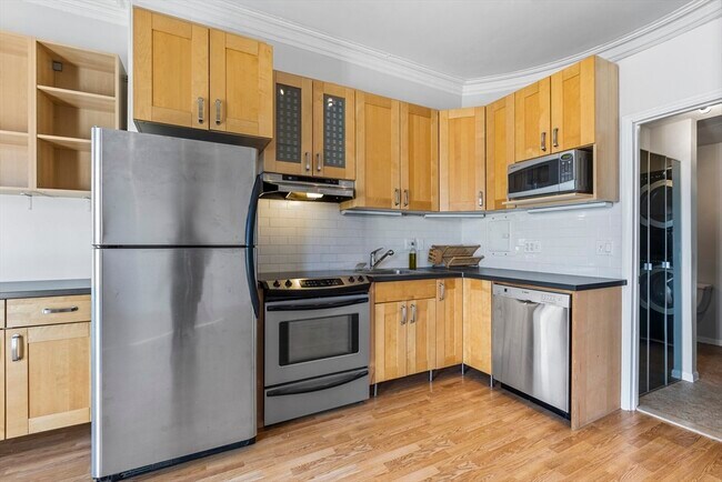 Building Photo - 28 Dartmouth St