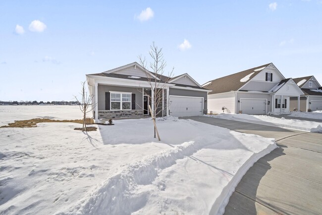 Building Photo - 511 Darliene Dr