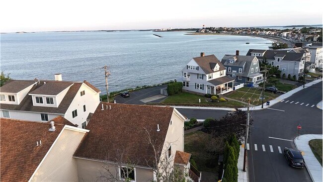 Building Photo - 143 Grovers Ave