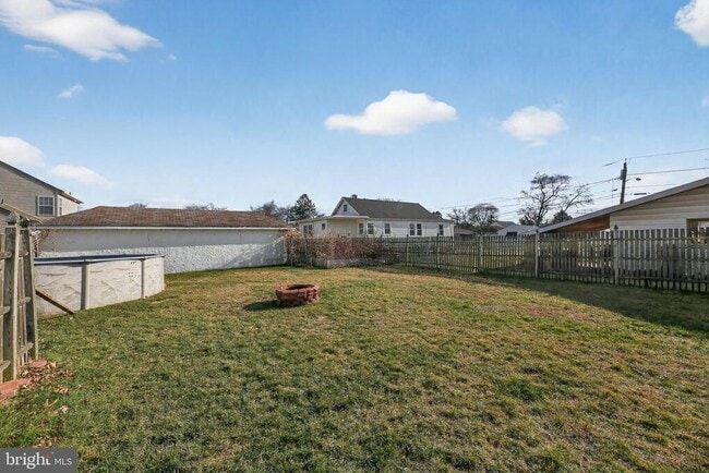 Building Photo - 810 Central Ave