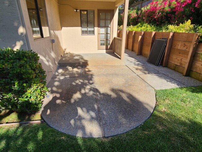 Building Photo - 717 Melissa Ct