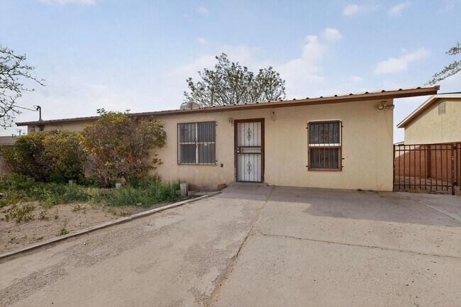 Building Photo - Rural South Valley 4 Bedroom  1.75 Bath 1256/sf