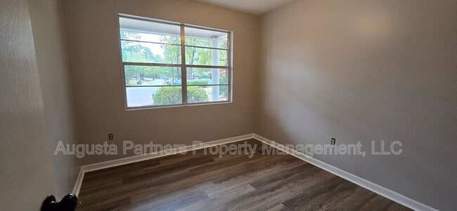 Building Photo - 2511 Drayton Dr