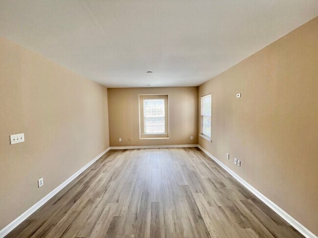 Building Photo - 2829 Roundleaf Ct