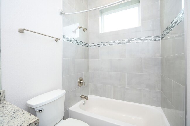 Building Photo - 2212 Stuart St