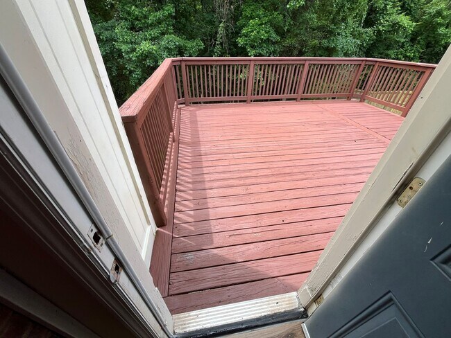 Building Photo - Hidden Gem in Holiday Park Subdivision!