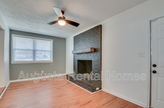 Building Photo - 2312 Mura Dr