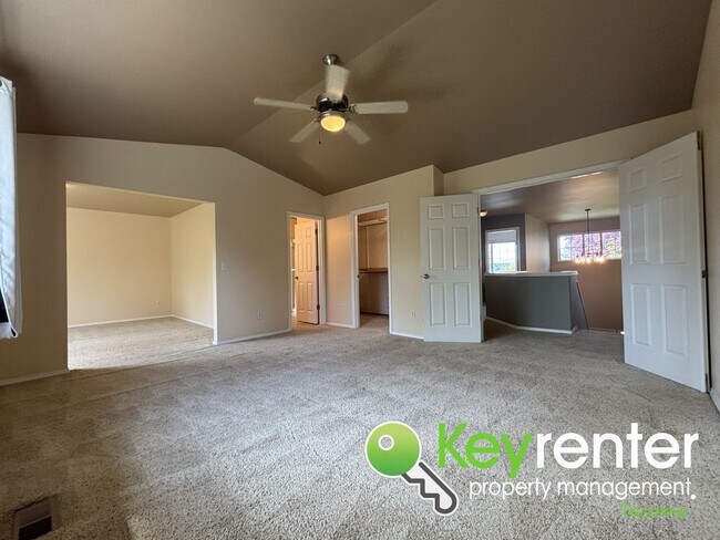 Building Photo - Elegant Browns Point Living with Backyard ...