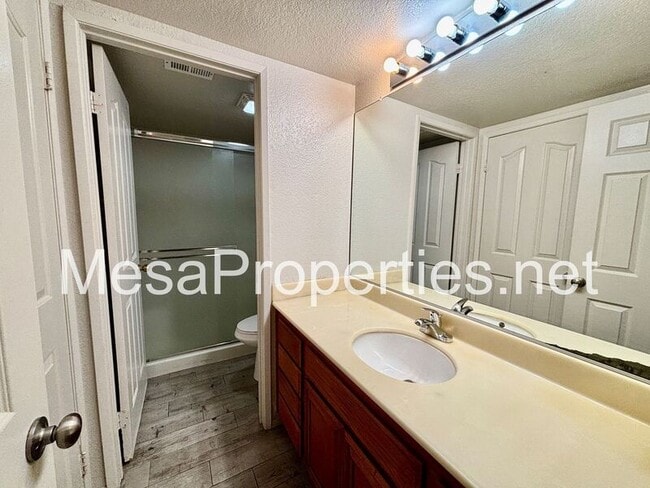 Building Photo - 12914 Tiburon Dr