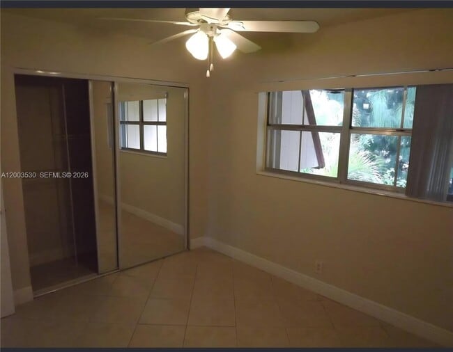 Building Photo - 6709 N Kendall Dr