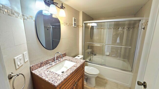 Building Photo - 4823 Via Palm Lakes Via