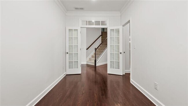 Building Photo - 2040 Bloomfield Ct