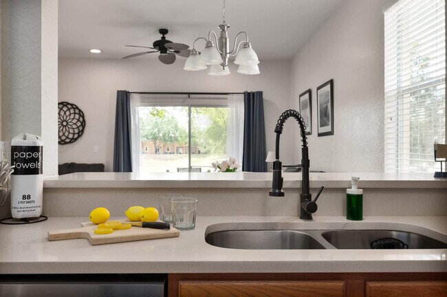Building Photo - 448 Miramar Ave