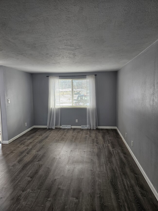 Building Photo - 1119 Winona Dr
