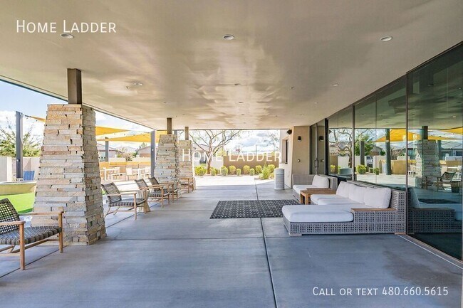 Building Photo - 9504 E Theia Dr