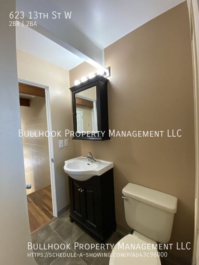 Building Photo - MOVE IN SPECIAL  - $300 off first full mon...