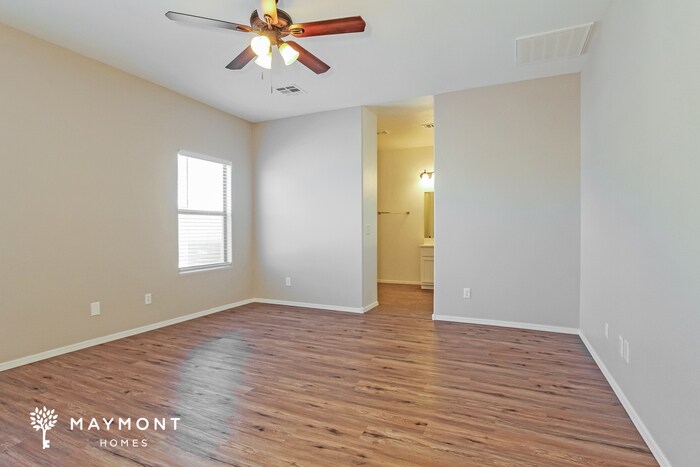 Building Photo - 5990 E Sunrise Cir