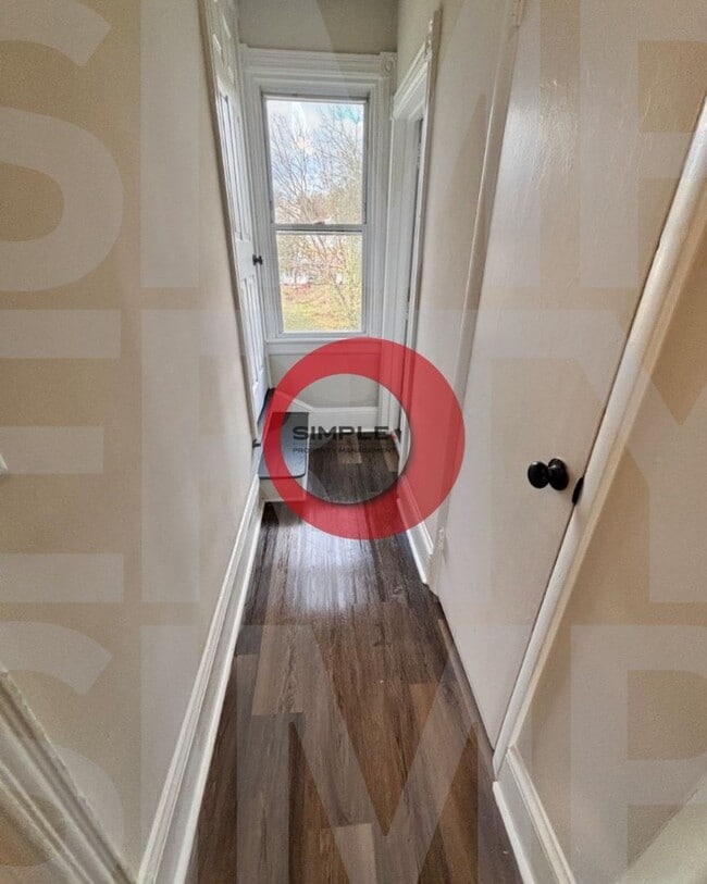 Building Photo - 3 Bedroom House