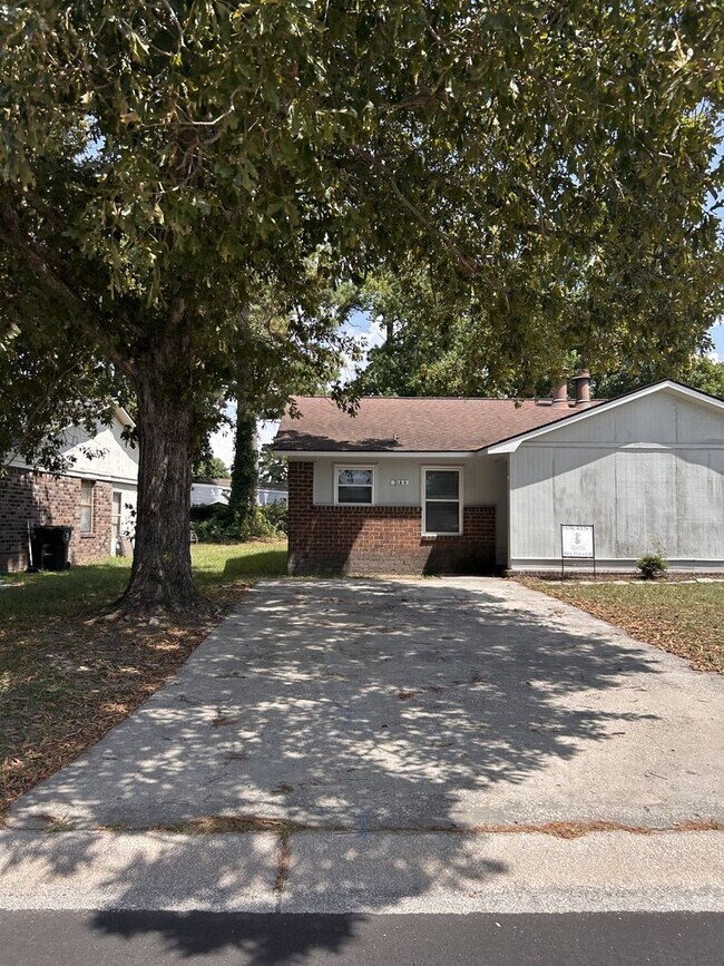 Building Photo - Affordable 2BR Duplex in Ladson!