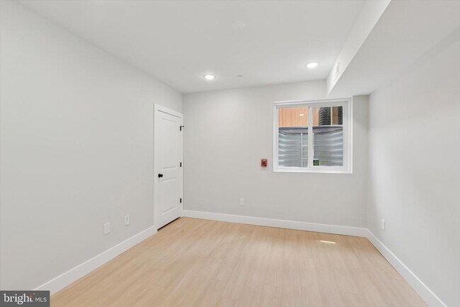 Building Photo - 520 W Susquehanna Ave