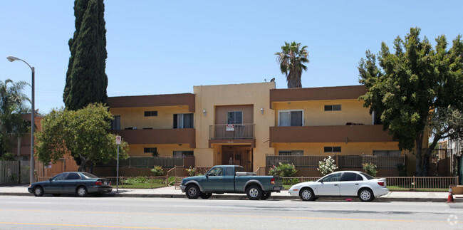 Building Photo - 7645 Laurel Canyon Blvd